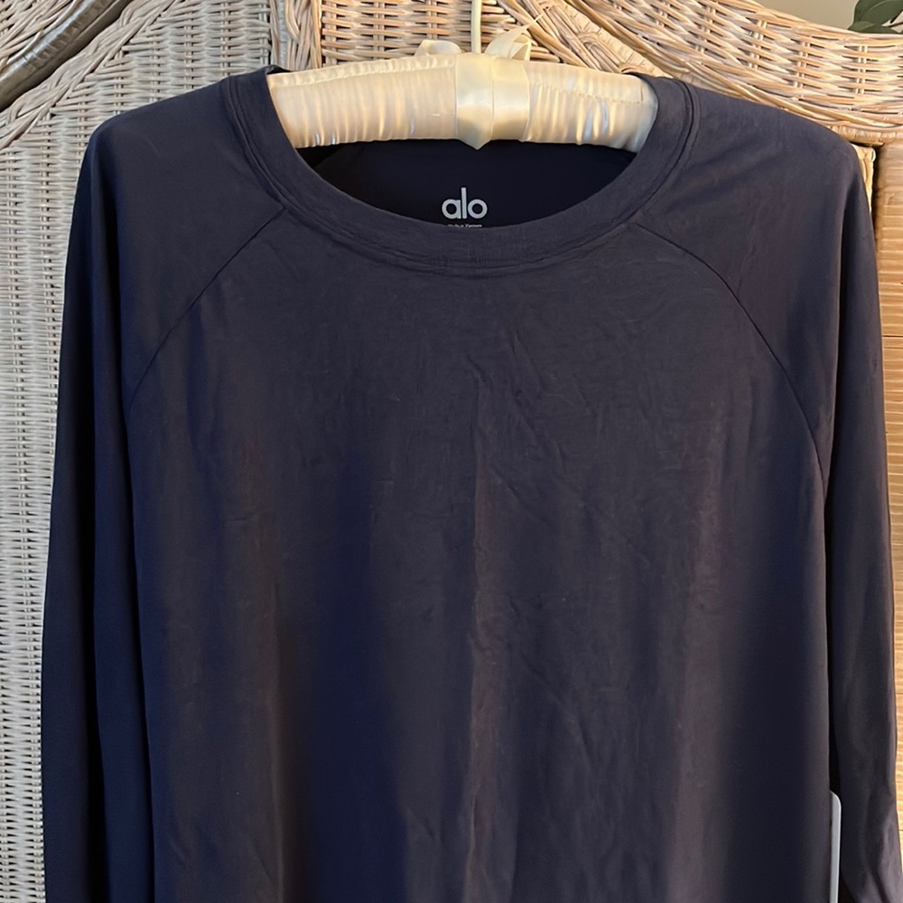 NWT Alo MEN’S triumph long sleeve tee